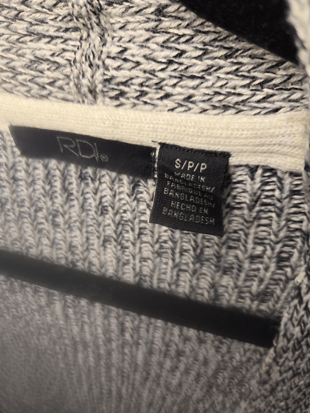 RDI Women's Grey Marled Knit Sweater